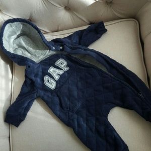 Gap warm bodysuit 3-6 month